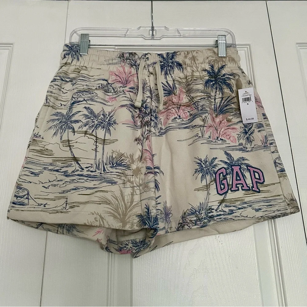 GAP Factory Women’s Tropical Print Shorts - Picture 3 of 6